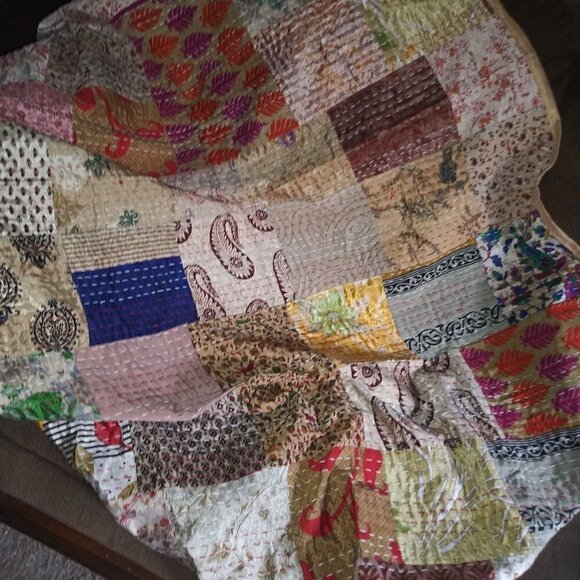 NEWHANDMADE Vintage/Kantha/Quilt,Silk Patchwork/Throw/Baby Blanket/2Throw Pillow - Picture 7 of 7
